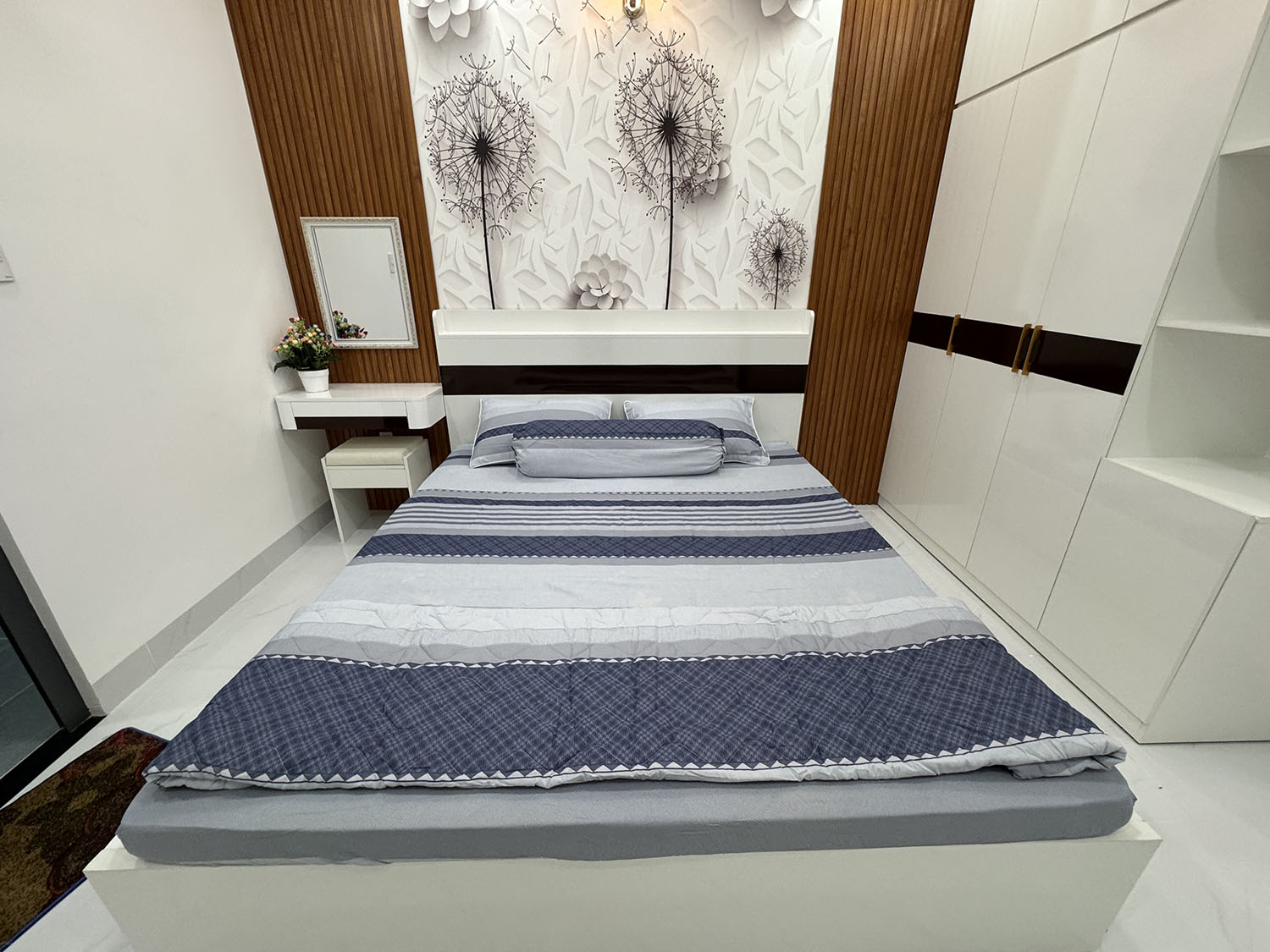 Nhà phố 3 lầu t.kế Tân Cổ Điển, full nội thất cao cấp, hẻm xe hơi khu VIP Lê Lợi-Gần ĐH Công Nghiệp